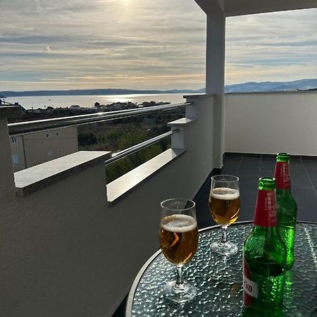 Apartment Marko With A Beautiful View Of The Sea Kaštel Sućurac المظهر الخارجي الصورة