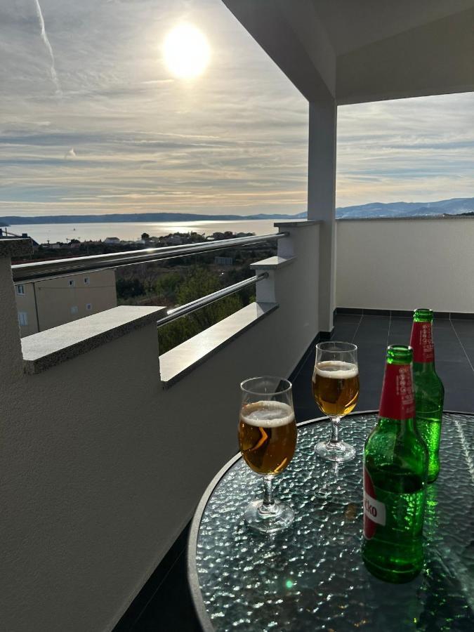 Apartment Marko With A Beautiful View Of The Sea Kaštel Sućurac المظهر الخارجي الصورة