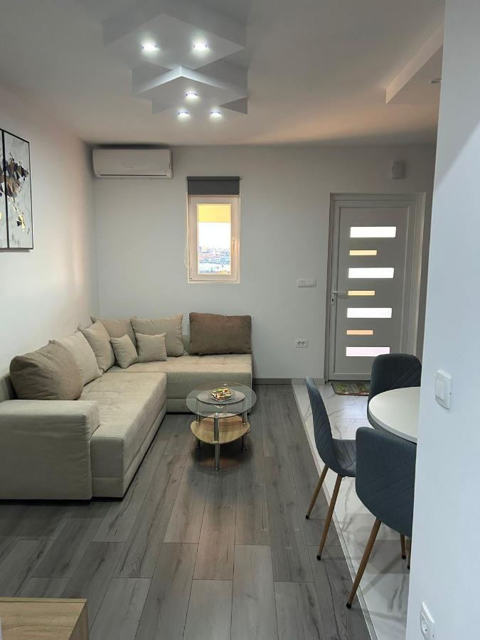 Apartment Marko With A Beautiful View Of The Sea Kaštel Sućurac المظهر الخارجي الصورة