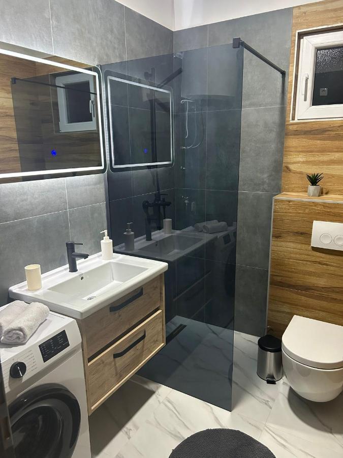 Apartment Marko With A Beautiful View Of The Sea Kaštel Sućurac المظهر الخارجي الصورة