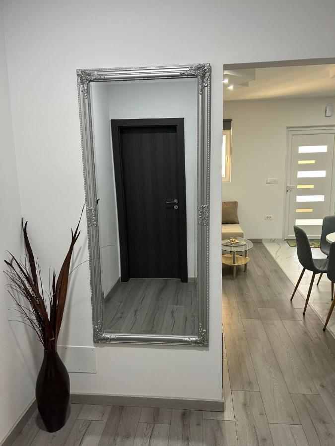 Apartment Marko With A Beautiful View Of The Sea Kaštel Sućurac المظهر الخارجي الصورة